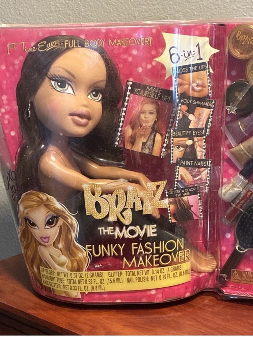 Bratz Yasmine the Movie Funky Fashion Makeover - Pink Packaging